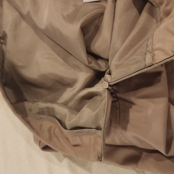 At the knee skirt - Picture 3 of 4